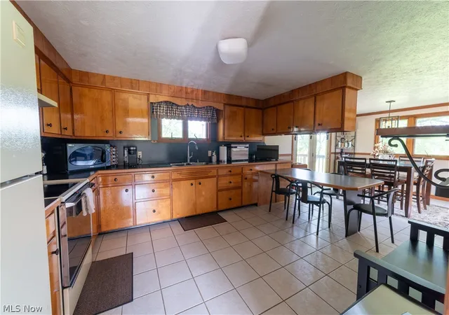 Photo 4 of Single family home for sale at 6590 Duck Crk Rd, Berlin Center, OH 44401 | MLS# 5226455 | Listing updated on 2026-09-17