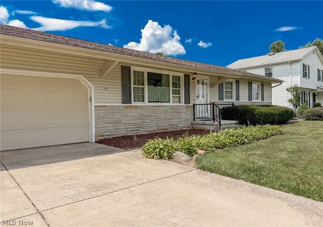 2nd image of 3504 Orchard Hill Dr, Canfield, OH 44406 | MLS# 5226861