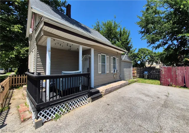Photo 3 of Single family home for sale at 3026 Erin Ave, Cleveland, OH 44113 | MLS# 5226863 | Listing updated on 2026-08-18