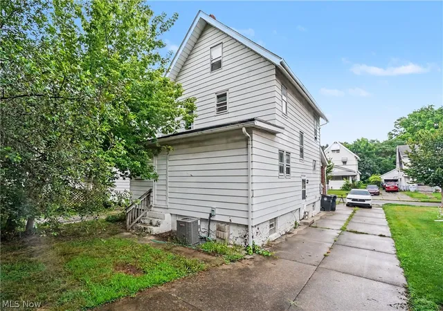 Photo 2 of Single family home for sale at 456 Delmar Ave, Akron, OH 44310 | MLS# 5226579 | Listing updated on 2026-08-28