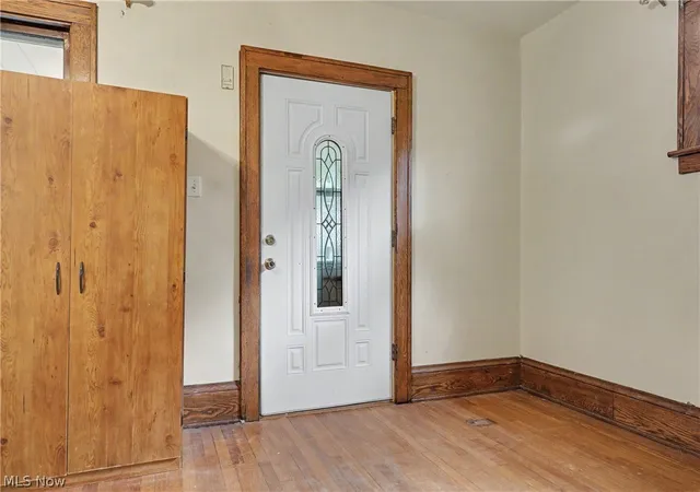 Photo 3 of Single family home for sale at 456 Delmar Ave, Akron, OH 44310 | MLS# 5226579 | Listing updated on 2026-08-28
