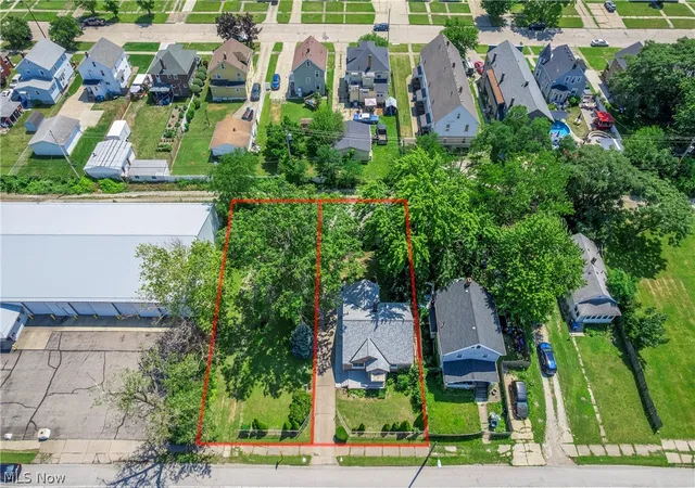 Photo 4 of Single family home for sale at 2124 E 28th Street, Lorain, OH 44055 | MLS# 5225977 | Listing updated on 2026-09-28