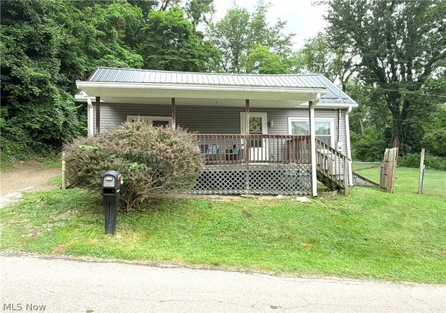 Photo 2 of Single family home for sale at 349 Fishers Ln, Zanesville, OH 43701 | MLS# 5226836 | Listing updated on 2026-08-19
