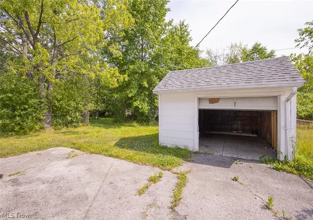 23rd image of 19414 Longbrook Rd, Cleveland, OH 44128 | MLS# 5221141