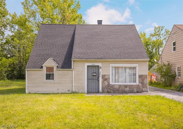 3rd image of 19414 Longbrook Rd, Cleveland, OH 44128 | MLS# 5221141