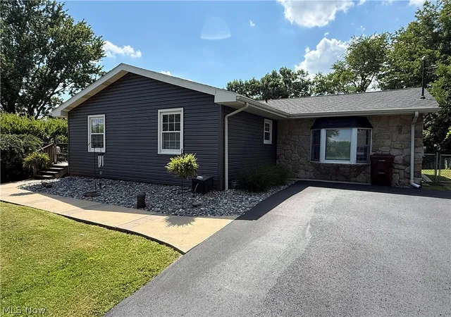 Homes for sale in East Liverpool, OH | 16781 Artistic Dr, East Liverpool, OH 43920 | MLS# 5226858