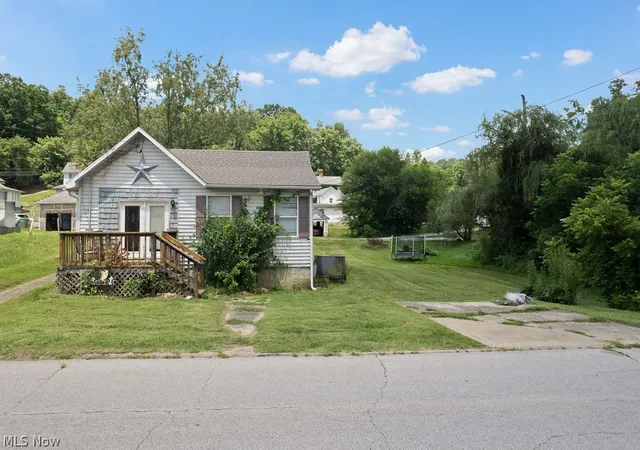 1st image of 909 Camden Ave, Parkersburg, WV 26101 | MLS# 5226864