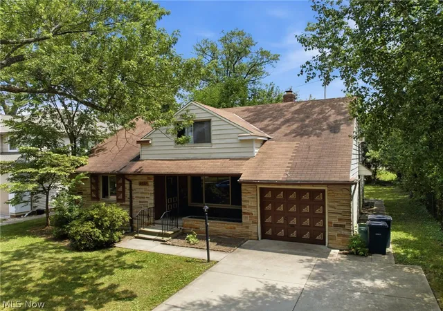 Homes for sale in Beachwood, OH | 2537 Edgewood Rd, Beachwood, OH 44122 | MLS# 5226980