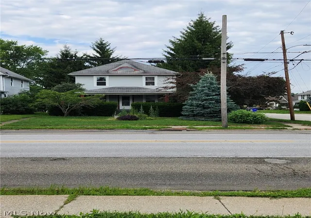 Photo 2 of Single family home for sale at 900 Portage Trl, Cuyahoga Falls, OH 44221 | MLS# 5227007 | Listing updated on 2026-07-22