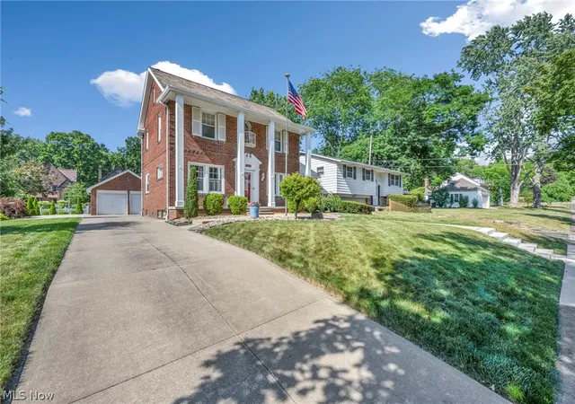 3rd image of 1036 Bennington Ave Ne, Massillon, OH 44646 | MLS# 5227038