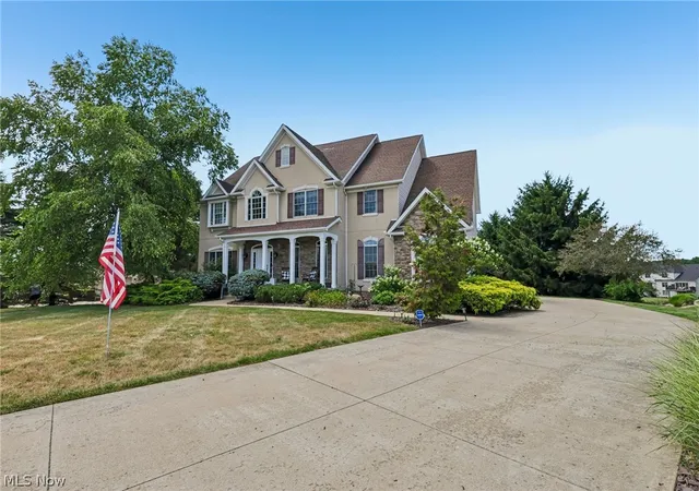 Photo 2 of Single family home for sale at 197 Homestead Dr, Columbiana, OH 44408 | MLS# 5227018 | Listing updated on 2026-07-20