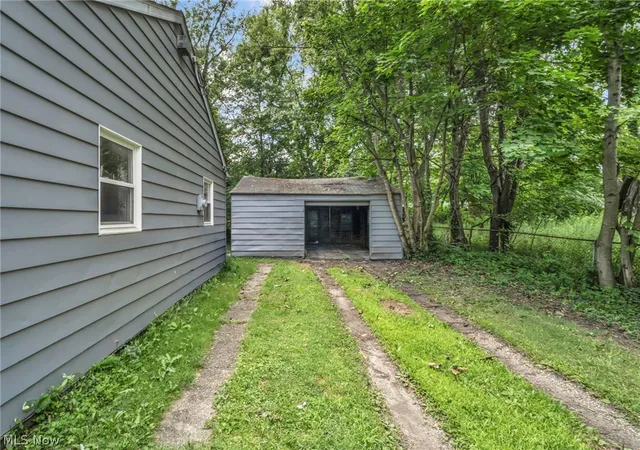 4th image of 1276 Frederick Blvd, Akron, OH 44320 | MLS# 5226516