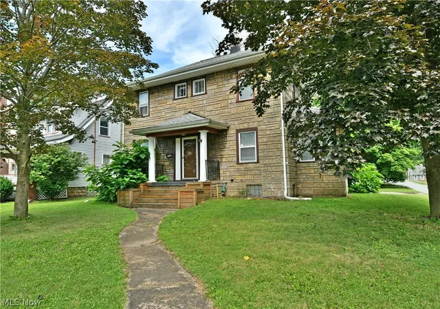 Photo 1 of Single family home for sale at 405 Oak Knoll Ave Se, Warren, OH 44483 | MLS# 5227063 | Listing updated on 2026-09-24