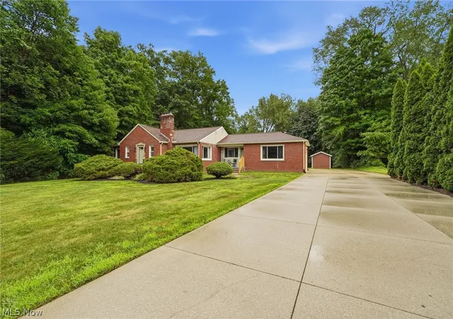 1st image of 523 Rotunda Ave, Akron, OH 44333 | MLS# 5226908