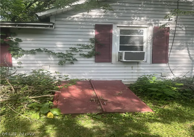 Photo 3 of Single family home for sale at 1816 Tremont Ave Se, Massillon, OH 44646 | MLS# 5227069 | Listing updated on 2026-08-24