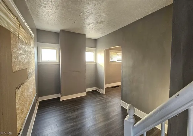 image of 8823 Yale Ave, Cleveland, OH 44108 | MLS# 5227015