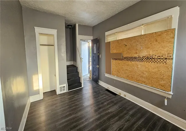 image of 8823 Yale Ave, Cleveland, OH 44108 | MLS# 5227015