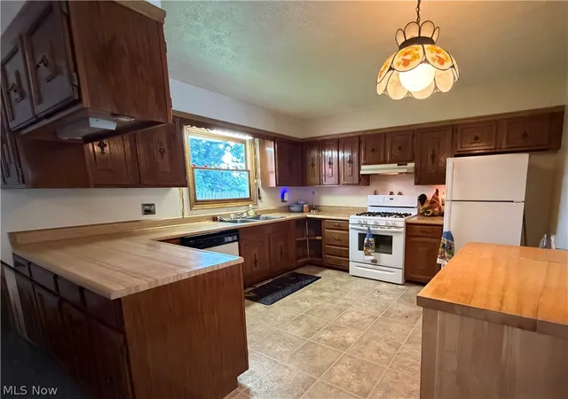 Photo 4 of Single family home for sale at 220 Mill St, Waterford, OH 45786 | MLS# 5226888 | Listing updated on 2026-07-13