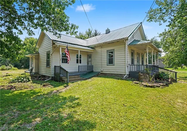 Homes for sale in Diamond, OH | 9470 Tallmadge Rd, Diamond, OH 44412 | MLS# 5226612