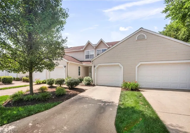 3rd image of 246 Steeple Chase Run, Northfield, OH 44067 | MLS# 5226891