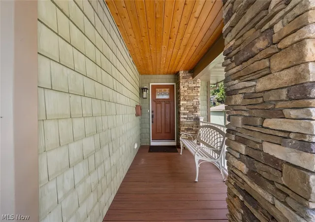 4th image of 25021 Lakeview Dr, Bay Village, OH 44140 | MLS# 5227032