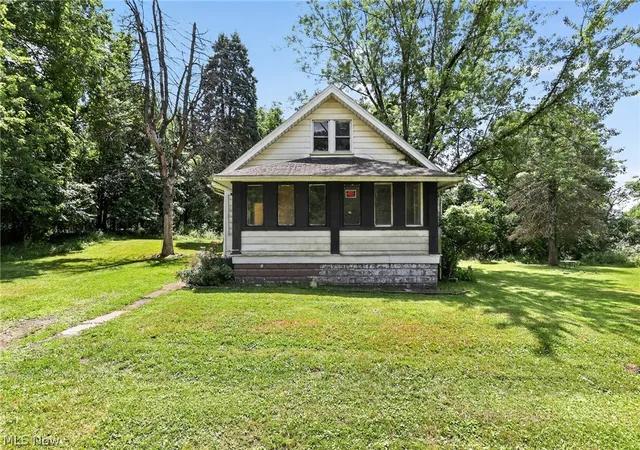 1st image of 211 Broadview Ave, Girard, OH 44420 | MLS# 5227151