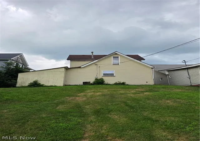 22nd image of 327 N 2nd St, Coshocton, OH 43812 | MLS# 5211922