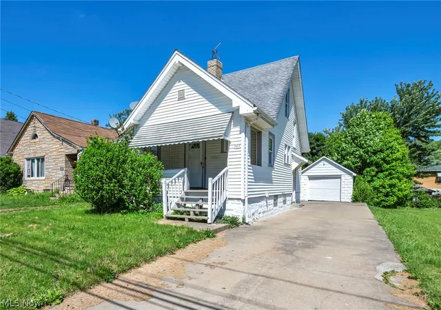 1st image of 167 N Hazelwood Ave, Youngstown, OH 44509 | MLS# 5227170