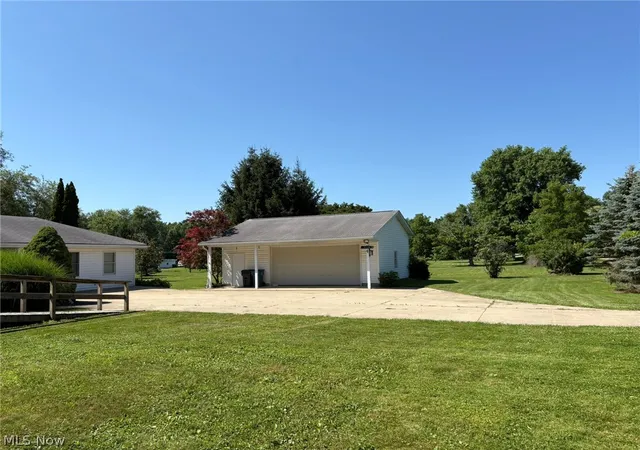 Homes for sale in Vermilion, OH | 2140 Claus Rd, Vermilion, OH 44089 | MLS# 5227117