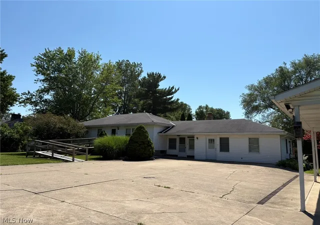 Homes for sale in Vermilion, OH | 2140 Claus Rd, Vermilion, OH 44089 | MLS# 5227117