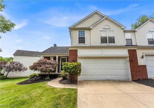 2nd image of 467 Canterbury Ln, Northfield, OH 44067 | MLS# 5226942