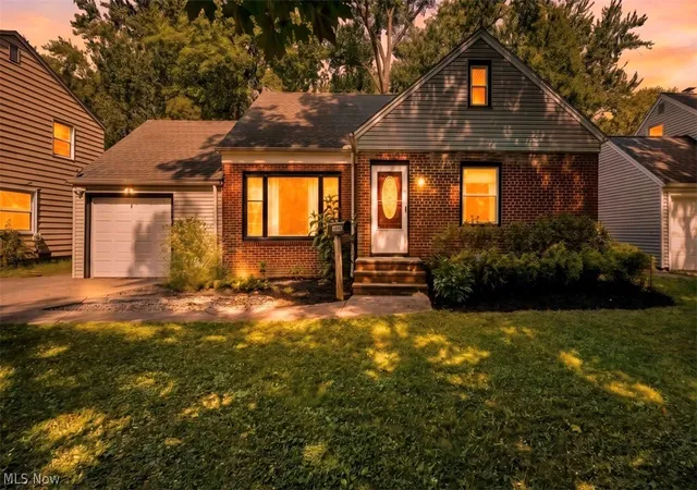 2nd image of 1699 Lyndhurst, Lyndhurst, OH 44124 | MLS# 5227106