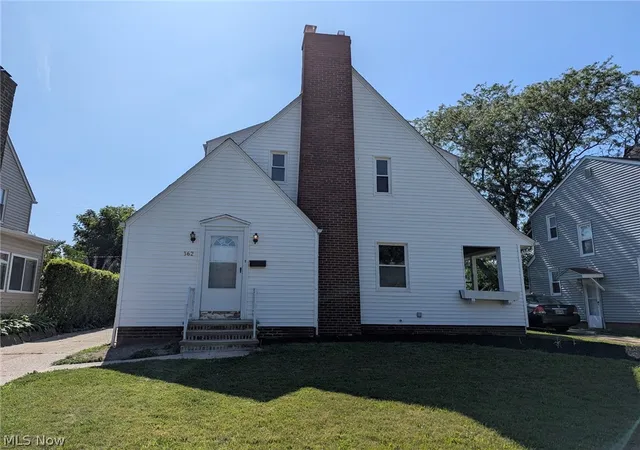 1st image of 362 E 214th St, Euclid, OH 44123 | MLS# 5227232