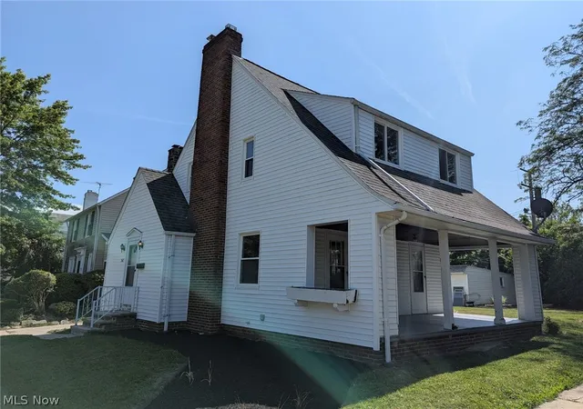 2nd image of 362 E 214th St, Euclid, OH 44123 | MLS# 5227232