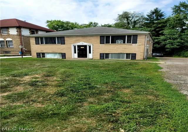 Multi family home for sale at 1719 Fulton Rd NW, Canton, OH 44703 | MLS# 5226427