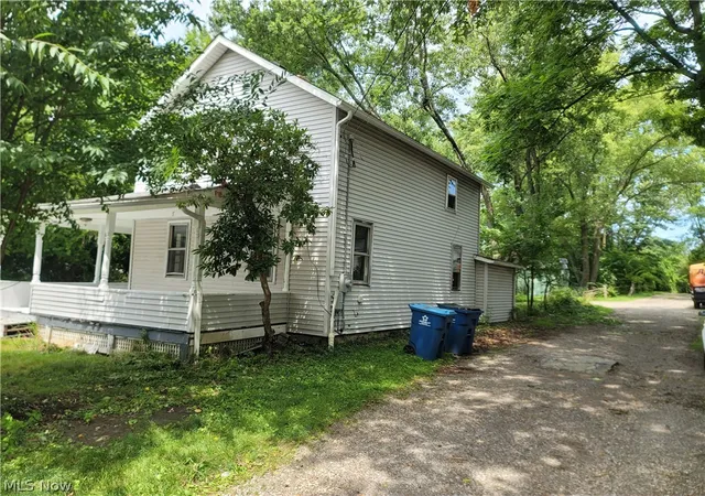 1st image of 129 W Oak St, Kent, OH 44240 | MLS# 5226419