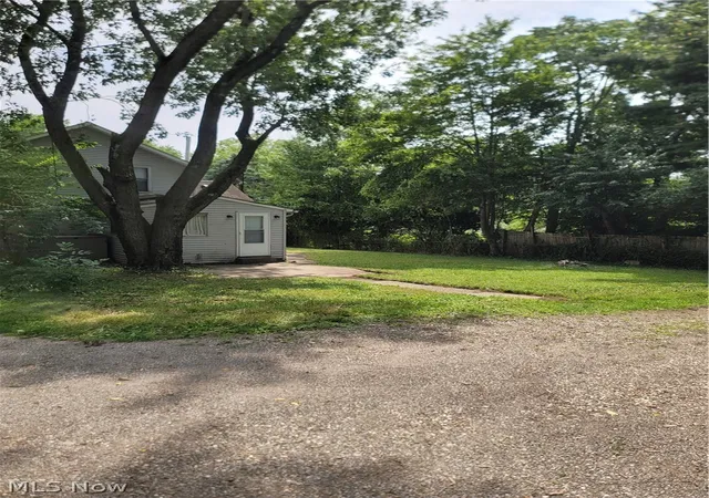 Photo 2 of Single family home for sale at 129 W Oak St, Kent, OH 44240 | MLS# 5226419 | Listing updated on 2026-07-30