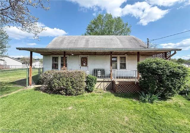 2nd image of 2504 12th St, Vienna, WV 26105 | MLS# 5226669