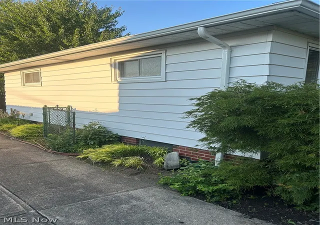 Photo 2 of Single family home for sale at 10982 Naomi Dr, Cleveland, OH 44130 | MLS# 5227261 | Listing updated on 2026-07-17