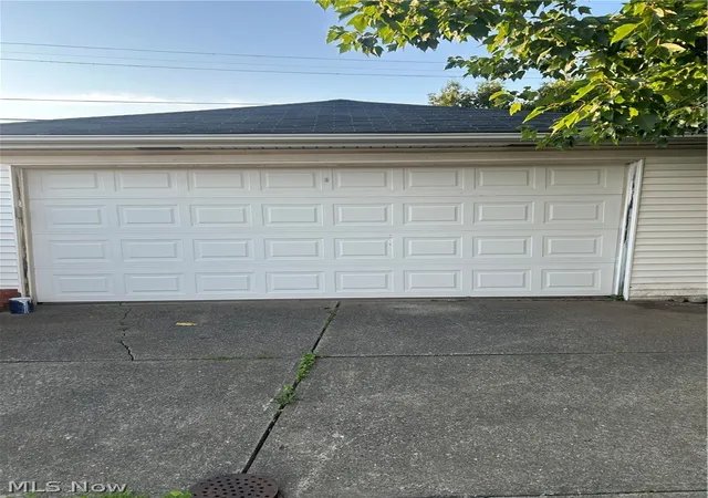 Photo 3 of Single family home for sale at 10982 Naomi Dr, Cleveland, OH 44130 | MLS# 5227261 | Listing updated on 2026-07-17