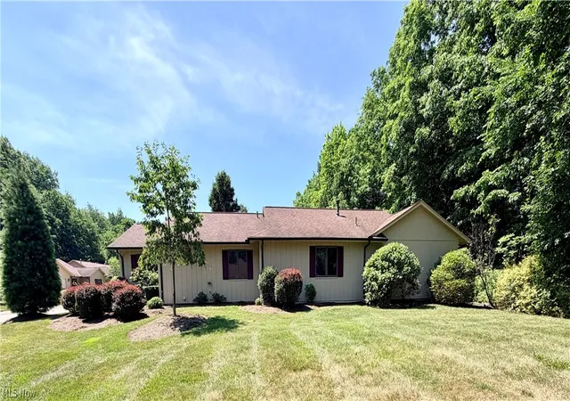 2nd image of 11106 Blodgett Creek Trl, Strongsville, OH 44149 | MLS# 5227176