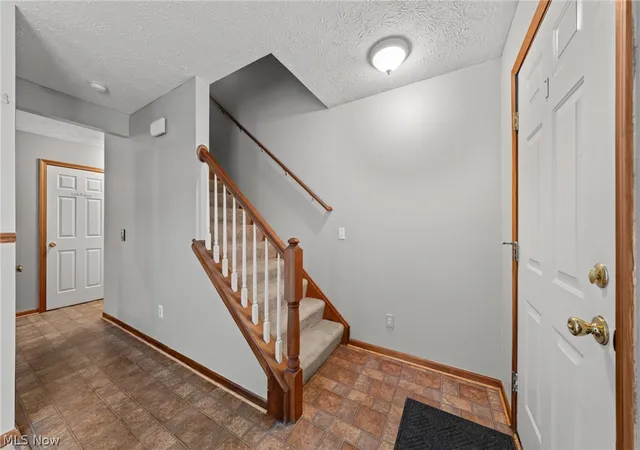 3rd image of 3072 Kelly Ct, Akron, OH 44312 | MLS# 5227185