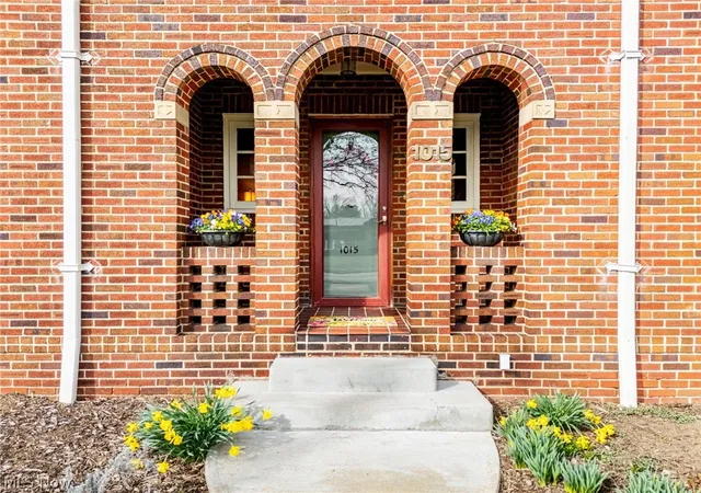 3rd image of 1015 Portage St Nw, North Canton, OH 44720 | MLS# 5227311