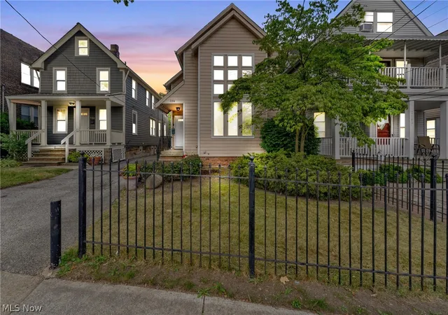 3rd image of 2184 Cornell Rd, Cleveland, OH 44106 | MLS# 5226965