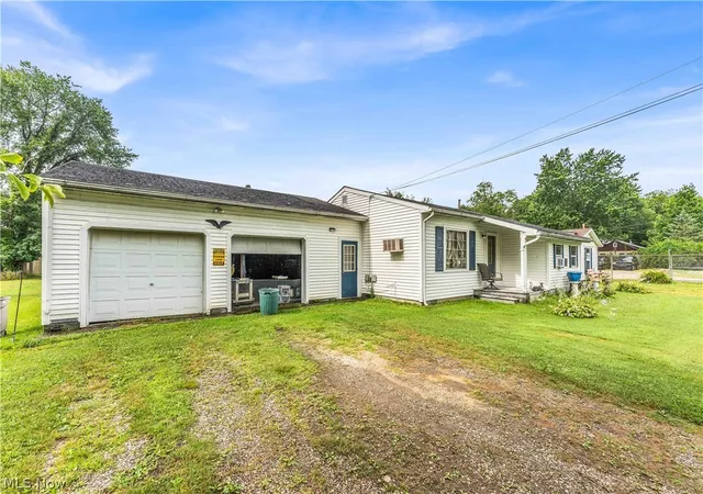 2nd image of 550 Oak St, Jefferson, OH 44047 | MLS# 5227155