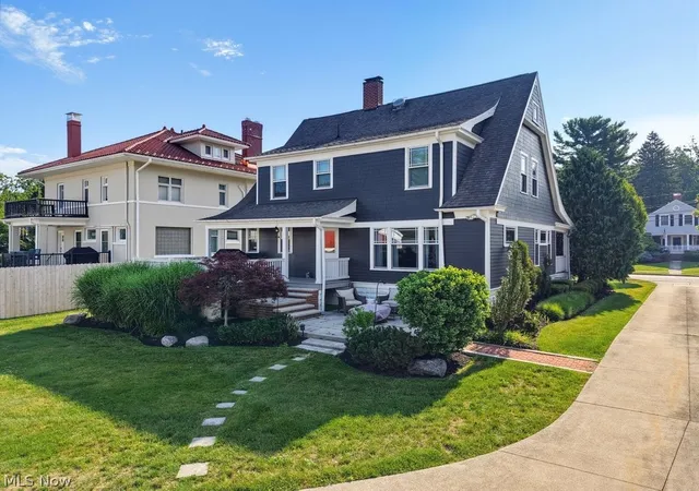 3rd image of 104 S Franklin St, Chagrin Falls, OH 44022 | MLS# 5227367
