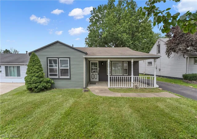Photo 1 of Single family home for sale at 1542 Lynn Ave, Youngstown, OH 44514 | MLS# 5214384 | Listing updated on 2026-08-21