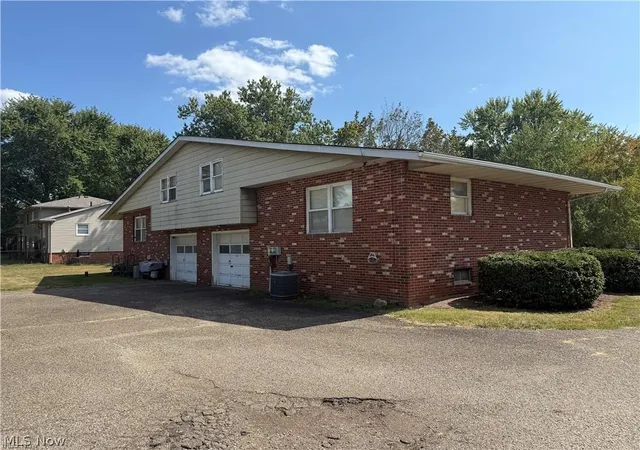 2nd image of 6640 Palmer Dr Nw, Canton, OH 44718 | MLS# 5227404