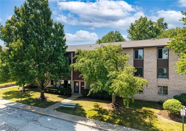 Photo 1 of Sale Pending at 16400 Heather Ln #F101, Cleveland, OH 44130 | MLS# 5211840 | Listing updated on 2026-08-26