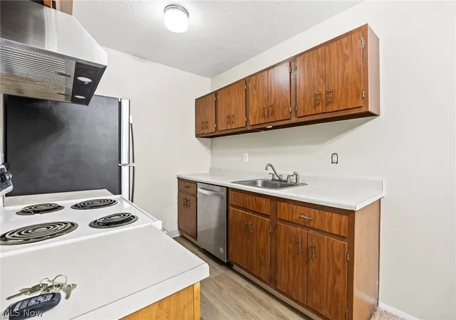 Photo 3 of Sale Pending at 16400 Heather Ln #F101, Cleveland, OH 44130 | MLS# 5211840 | Listing updated on 2026-08-26